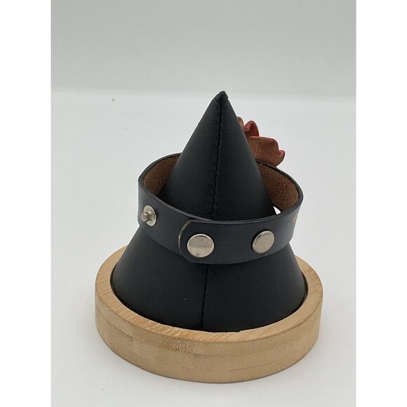 Flower-Embellished Leather Cuff Bracelet With Snap Closure - Picture 2 of 5